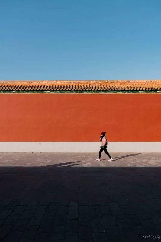 利用场景中的负空间来构图